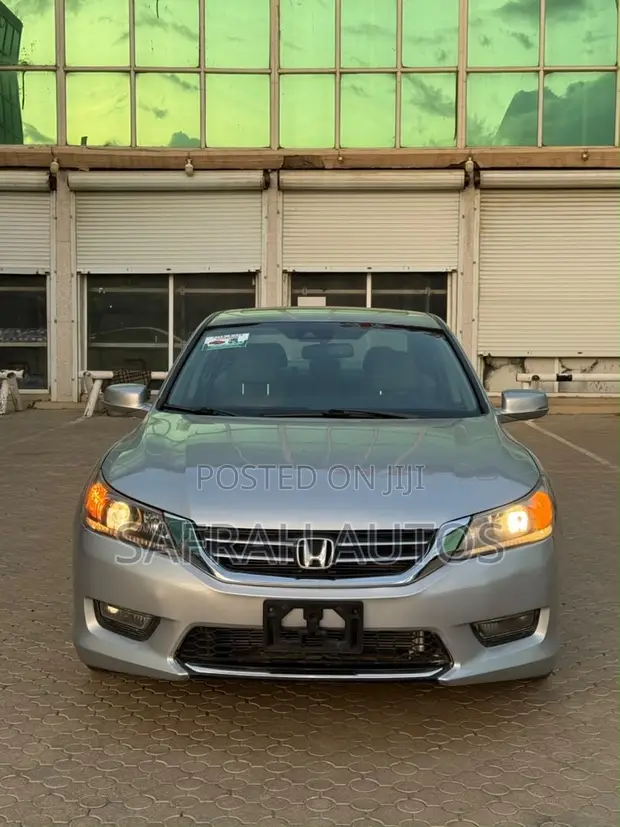 Honda Accord 2014 Silver EXL - 1