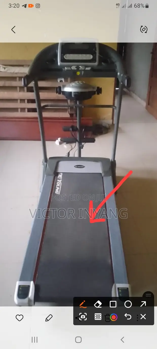 Universal Treadmill with Running Belt Issue - 1