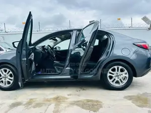 2017 Toyota Yaris iA 1.5 FWD Sedan - Gray