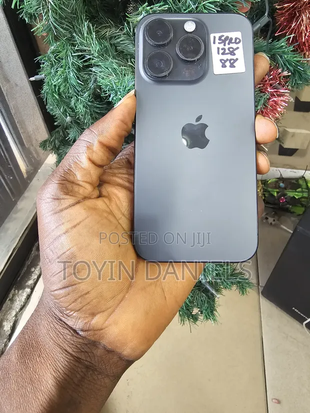 Apple iPhone 15 Pro 128GB Gray - 1