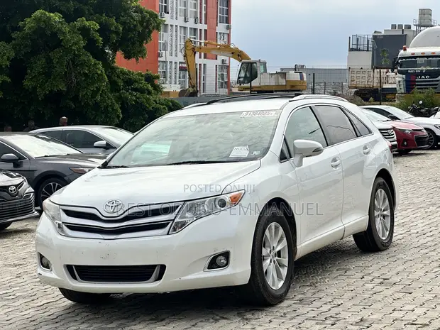 Toyota Venza 2013 White - 1