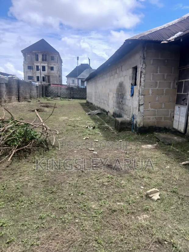 Functional Warehouse on 4 Plots, NTA Ozuoba - 1