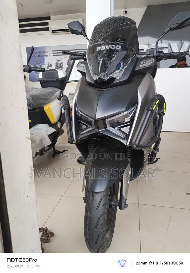 New Revoo E52 Electric Scooter 2026 Silver - 1