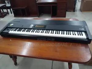 Korg T1 Keyboard with Pitch Bend