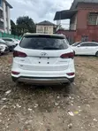Hyundai Santa Fe 2018 White - 3