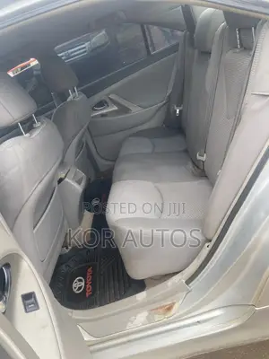 Toyota Camry 2011 Silver