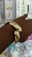 Chunky Bangle - Gold - 3