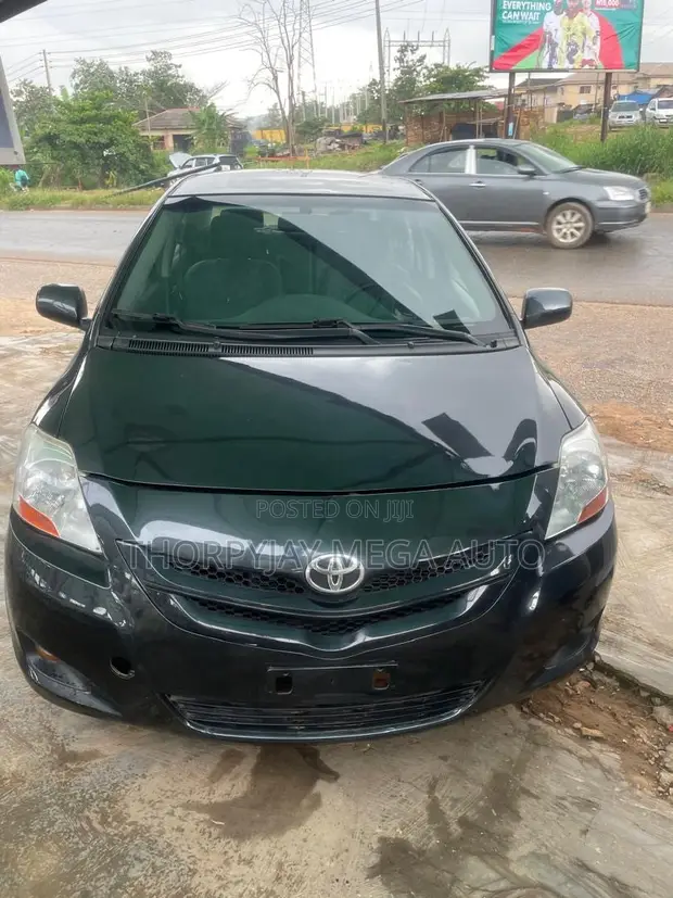 2010 Toyota Yaris Base Sedan 4dr Gray - 1