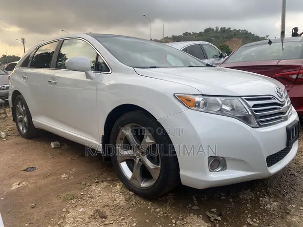 Toyota Highlander 2010 White - 1