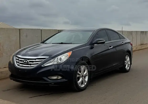 Hyundai Sonata Limited 2.0T Sedan 2013 - Baƙi - 1