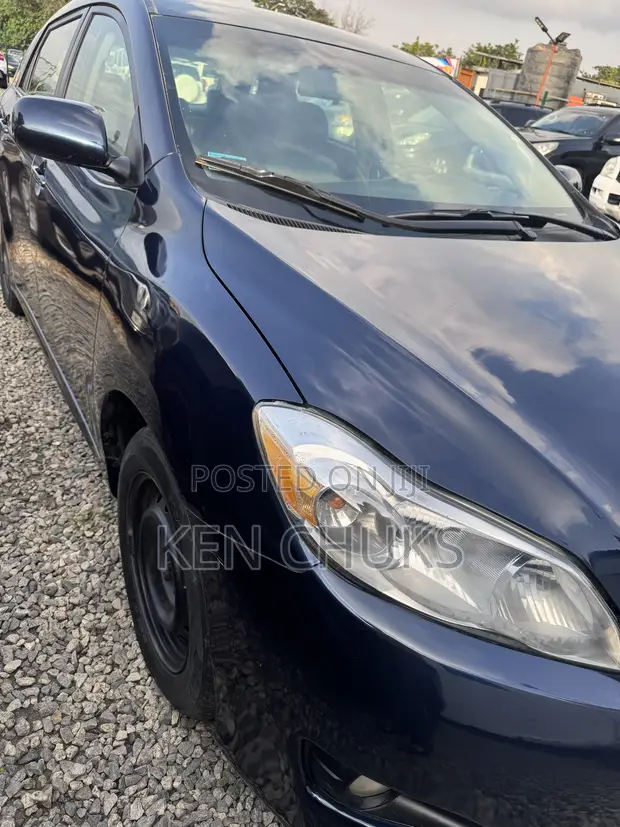 Toyota Matrix 2010 Blue - 1