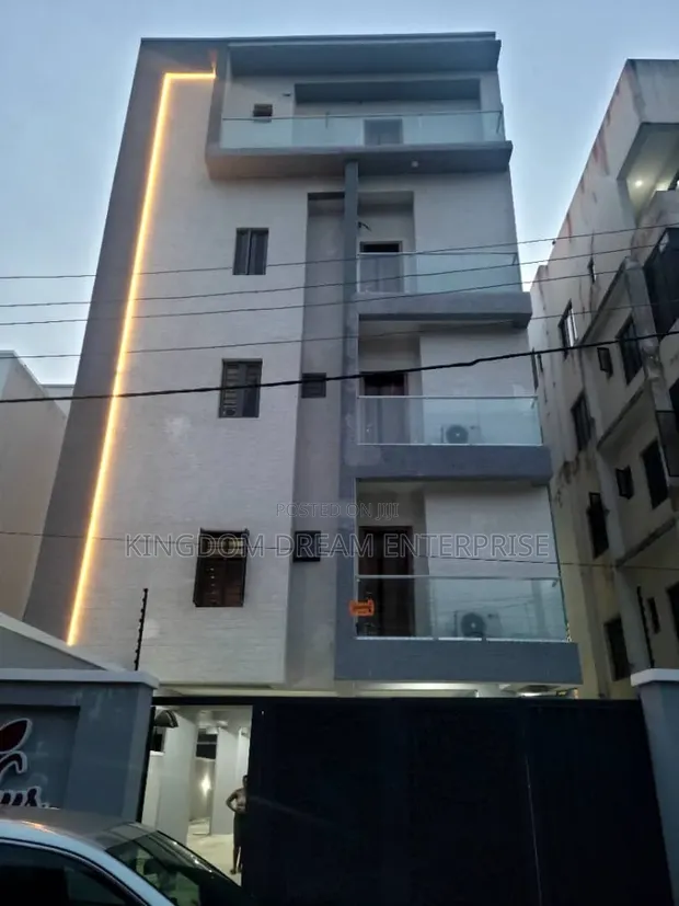 Gidan Kwana 1 a Lekki Phase 1, Lagos don haya - 1