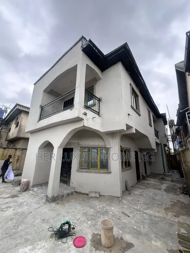 3 Bedroom Apartment for Rent in First Unity Estate, Badore - 1