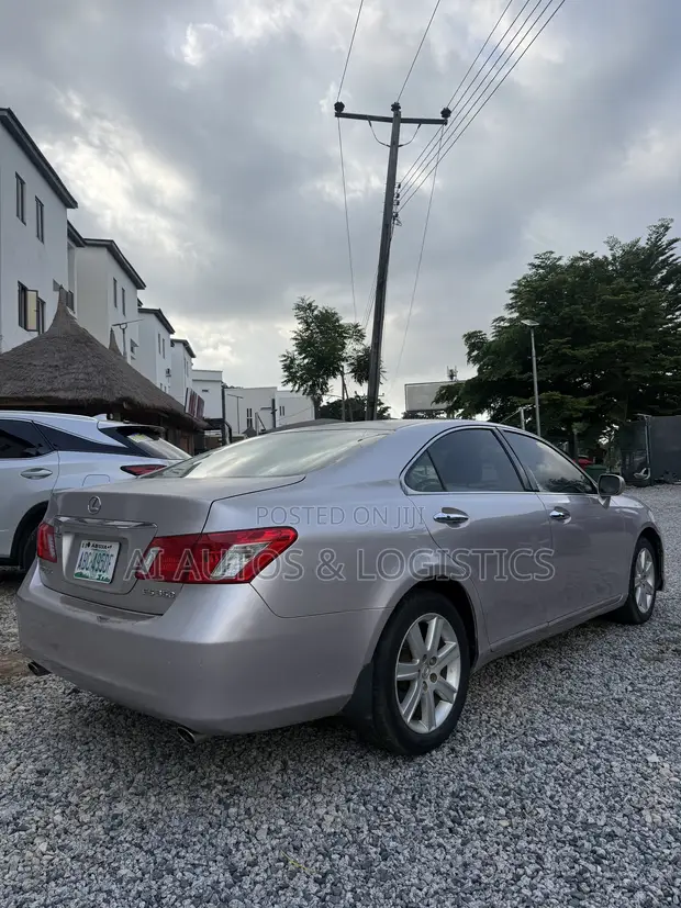 Lexus ES 350 2009 Silver - 1