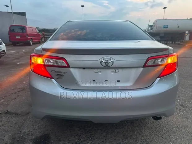 Toyota Camry SE Sport Sedan ta 2014 - 1