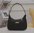 Kyakyawar Jakar Hannu Ta Mata Ta Fata (Faux Leather) Mai Launi Baƙi - 1