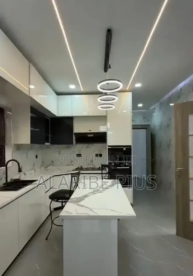 5-Bedroom Duplex in Estate, Guzape District for Sale - 1