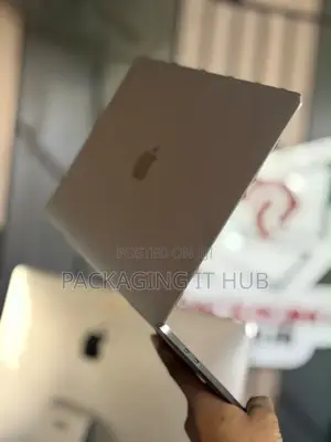 Apple MacBook 2016 8GB RAM 256GB SSHD