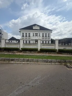 5-Bedroom Luxury Duplex for Sale in Guzape District