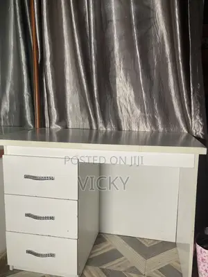 Fancy Dressing Table with Storage - 40-inch