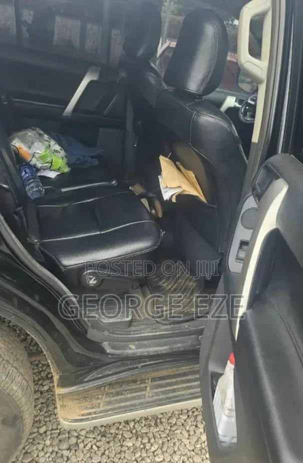 Toyota Land Cruiser Prado 2015 Black - 1