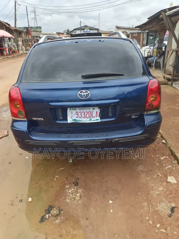 Toyota Avensis 2006 Blue - 1