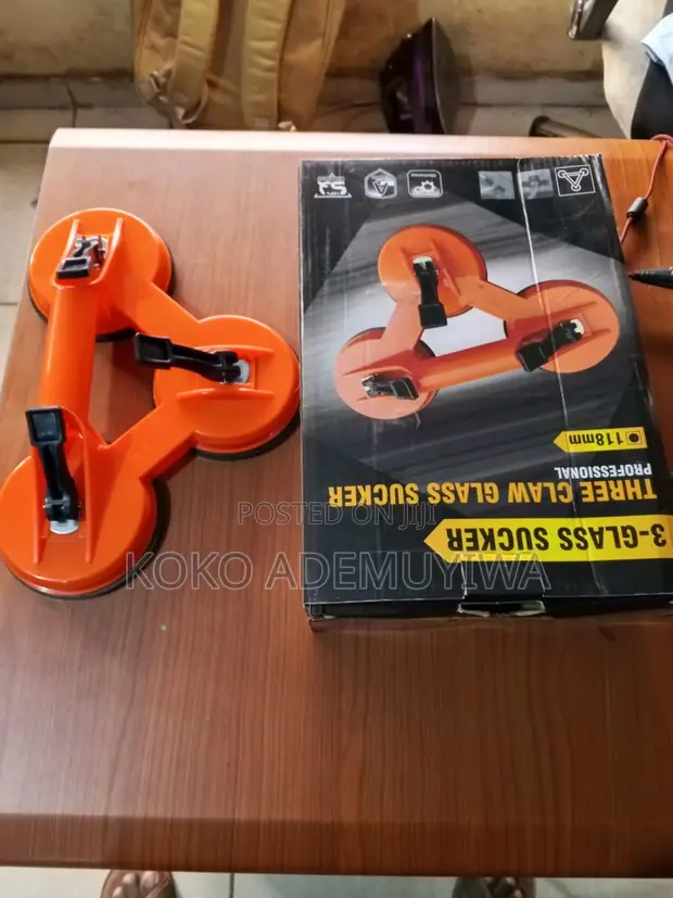 Vacuum Glass and Tile Suction Cup Lifter - 1