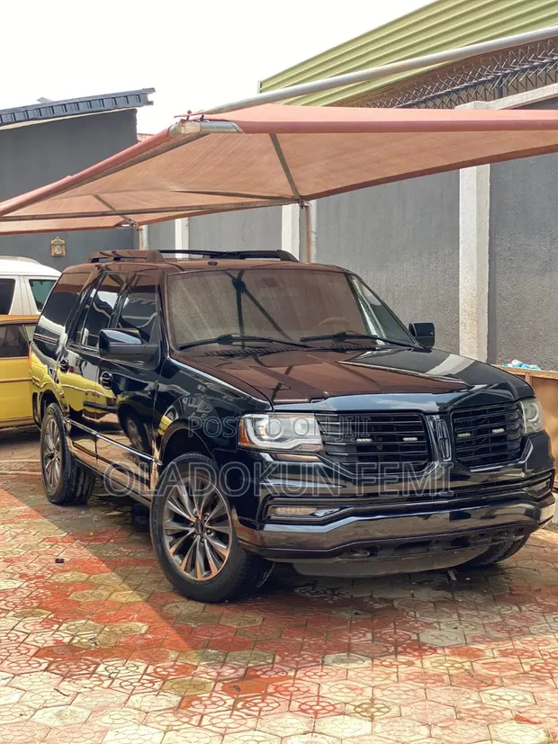 Lincoln Navigator Reserve 4x4 2016 Black - 1