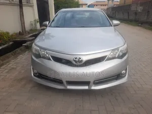 Toyota Camry SE 2014 Silver