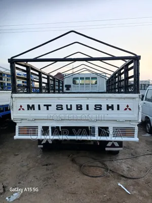 Mitsubishi Canter Mini Truck