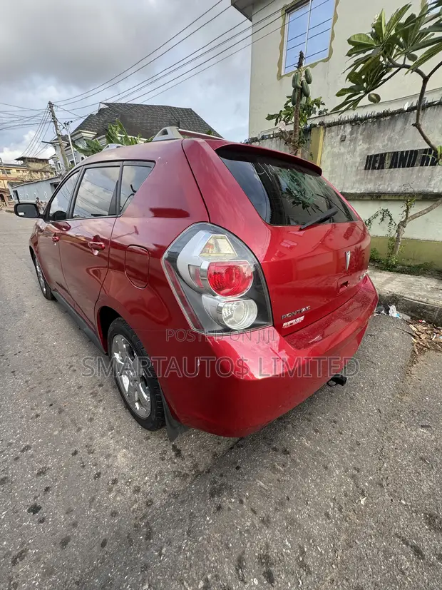 Pontiac Vibe 2009 Red - 1