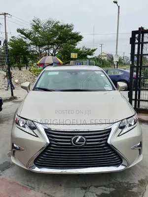 Lexus ES 350 2016 Gold