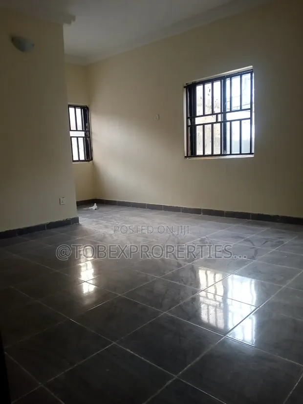 2-Bedroom Block of Flats don haya a FHA, Karu - 1