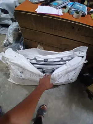 Lexus LX570 Front Grille 2018