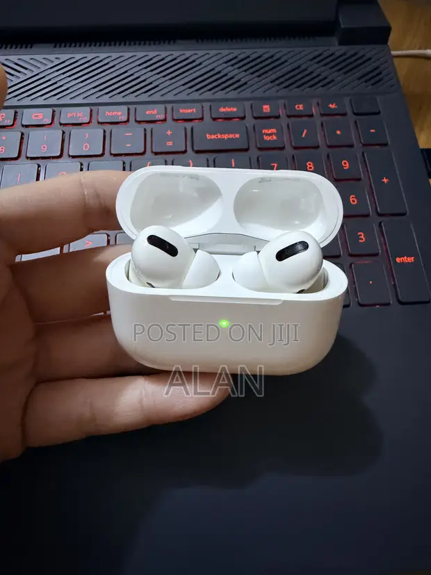 Apple AirPods Pro (1st Gen) - 1
