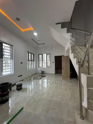 4 Dakuna Duplex don Sawa a Harris Drive, VGC / Ajah