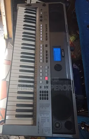 Yamaha PSR-E443 61-Key Keyboard | Excellent Condition