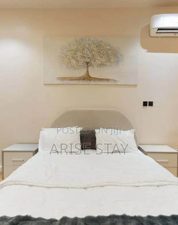 3-Bedroom Shortlet with Cinema, PS5 & Wine Bar | Chevron - 1