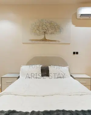 3-Bedroom Shortlet with Cinema, PS5 & Wine Bar | Chevron