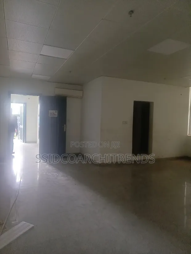 Wurin Aiki 110/80sqm don Hayarwa, Ikate Lekki Phase 1 - 1