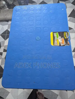 Home Interiors Plastic Table (Used)