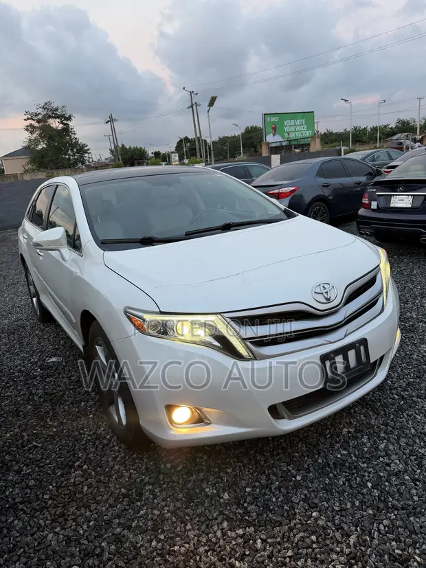 Toyota Venza 2014 White - 1