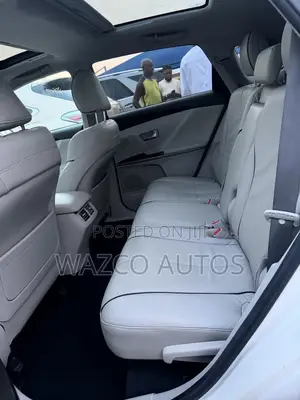 Toyota Venza 2014 Fari