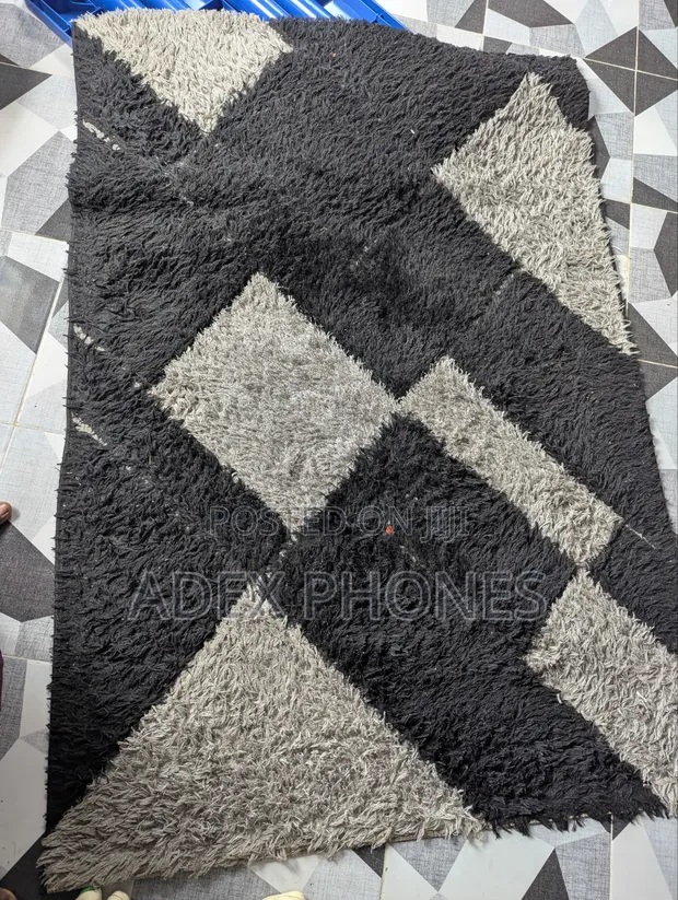 Home Interiors Center Rug - Few Weeks Old - 1