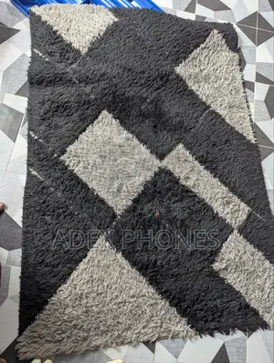 Home Interiors Center Rug - Few Weeks Old