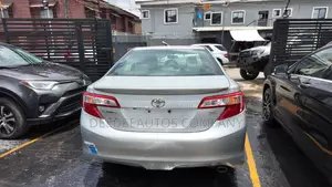 2014 Toyota Camry SE Sport Sedan