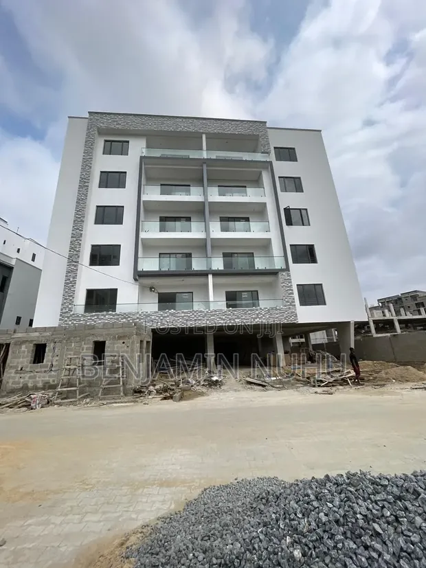 Furnished 2-Bedroom Apartment with BQ in Lekki Phase 1 for Sale - 1