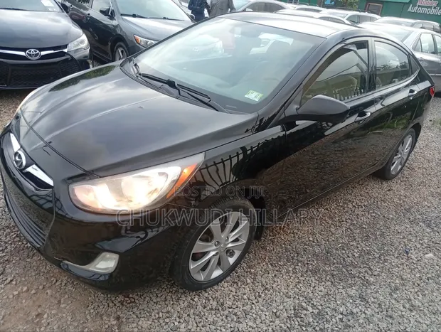 Hyundai Accent 2012 Black - 1