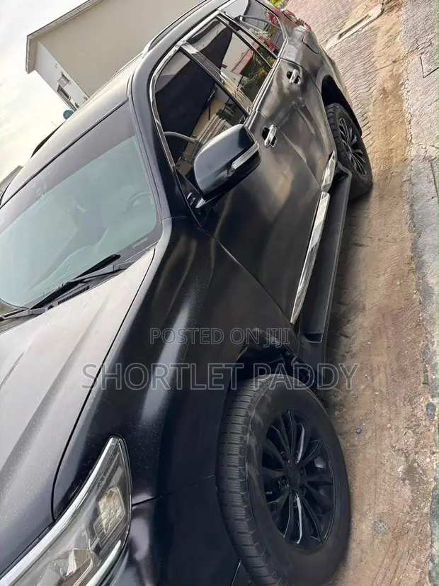 Toyota Land Cruiser Prado 2018 Black - 1