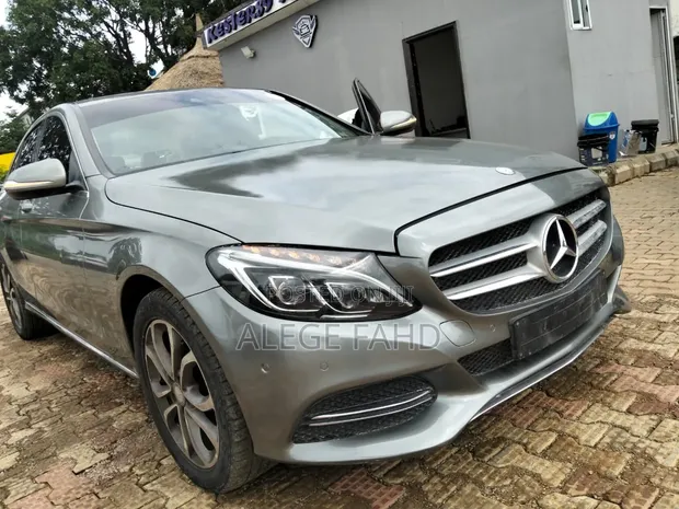 Mercedes-Benz C300 2015 Grey - 1